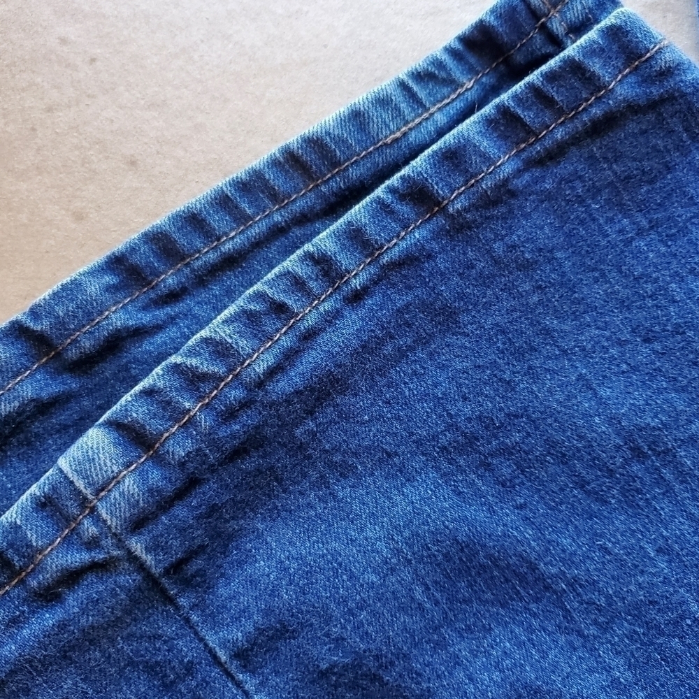 Wrangler relaxed fit slightly distressed jeans sz 38 X 32 - Picture 5 of 8